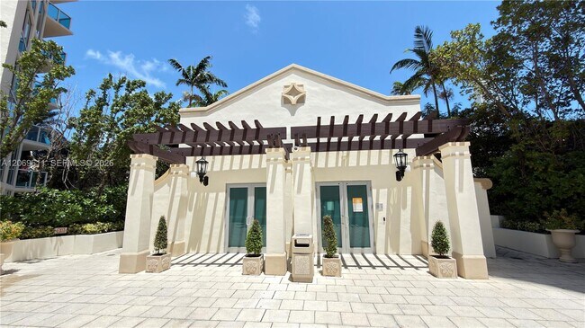 Building Photo - 150 Sunny Isles Blvd