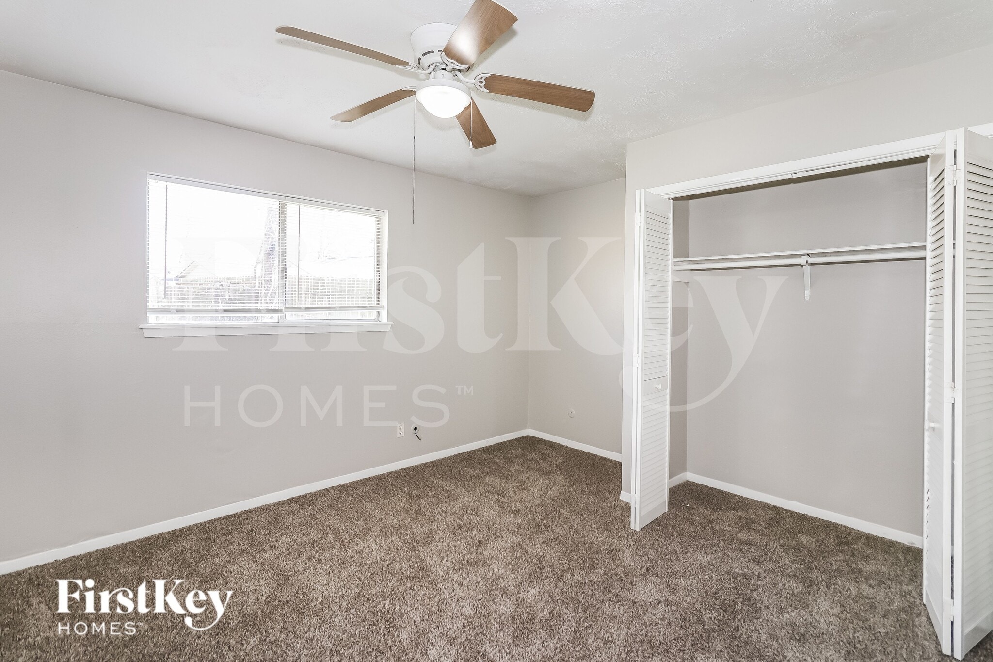 Building Photo - 2606 N Spring Dr