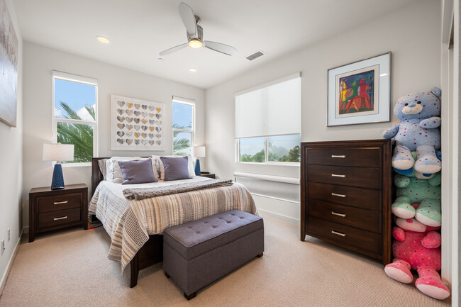 Building Photo - 1068 Hampton Dr