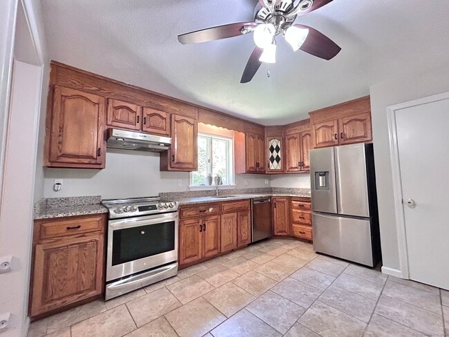 Building Photo - 57 Hill Top Trail