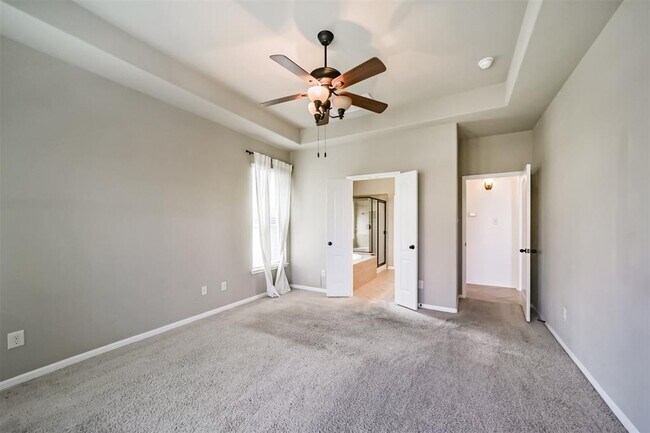 Building Photo - 6207 Holly Oaks Court