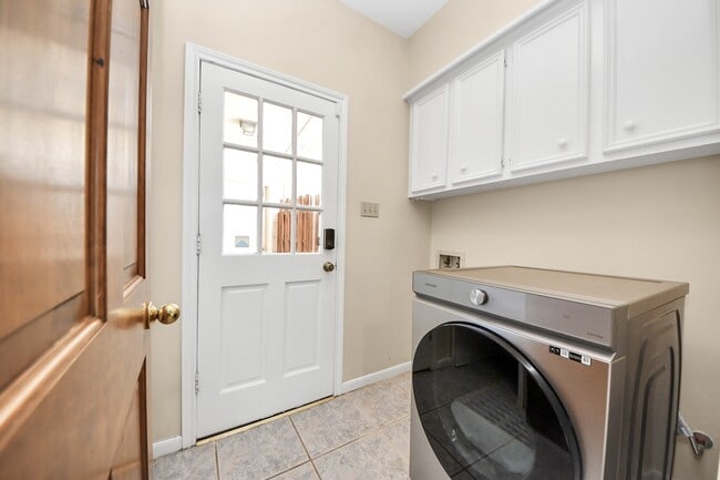 Building Photo - 10503 Great Plains Ln