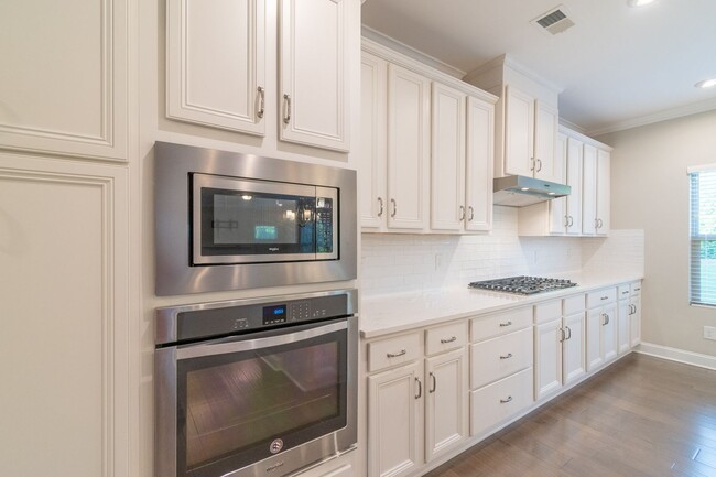 Building Photo - Spacious & Elegant 4 Bedroom Home in Fort ...