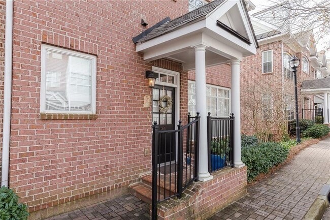 Building Photo - 1155 Glenridge Pl NE