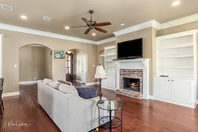 Building Photo - 297 Evangeline Creek Dr