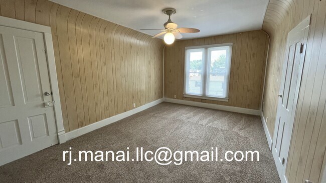 Building Photo - 1033 S Gibson St