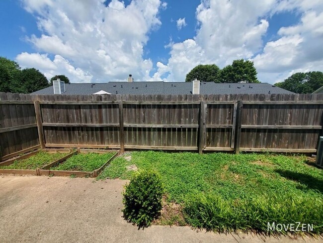 Building Photo - 814 Guilford College Rd