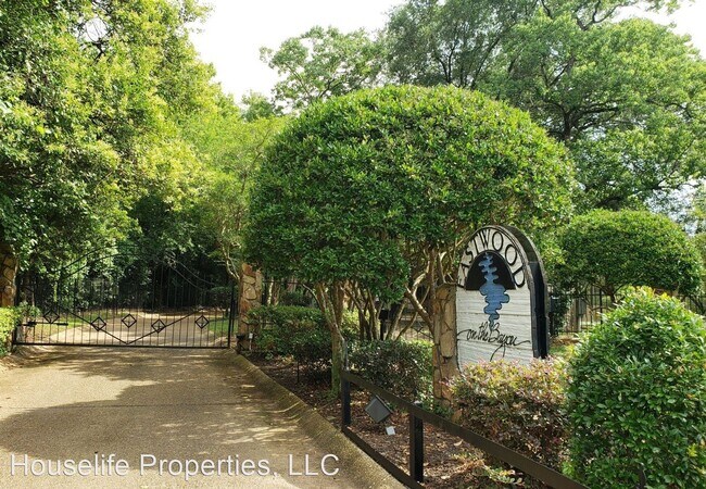 Building Photo - 3 br, 2 bath House - 3358 Eastwood Dr
