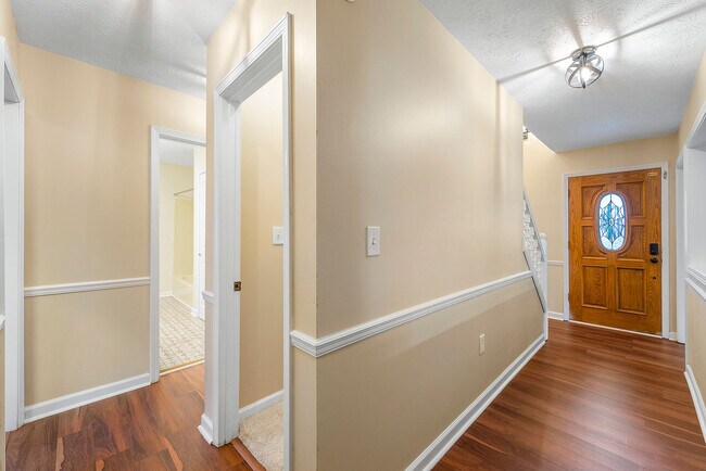 Building Photo - 249 Tony Trl SE