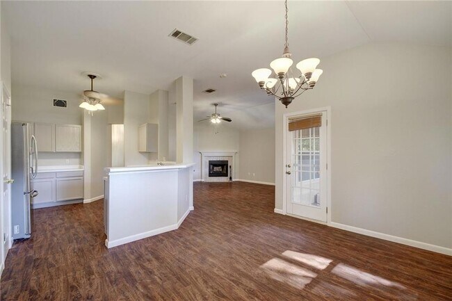 Building Photo - 7509 Spivey Dr