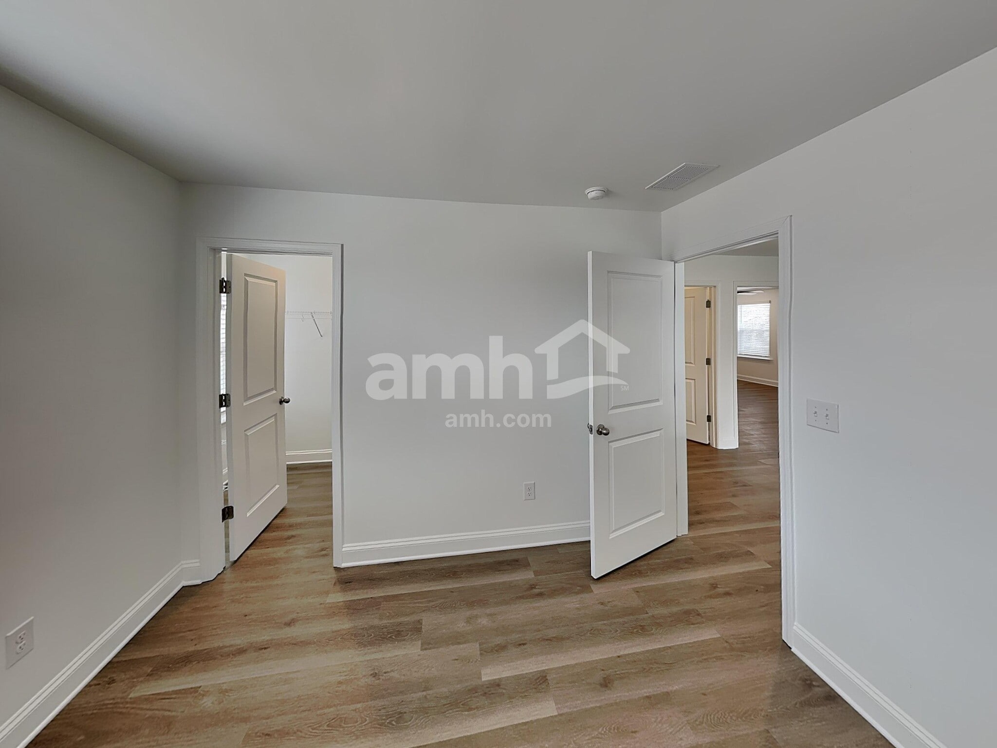 Building Photo - 5002 Twin River Dr