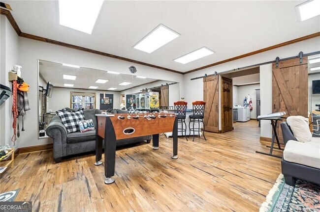 Building Photo - 5281 Laurel Ln