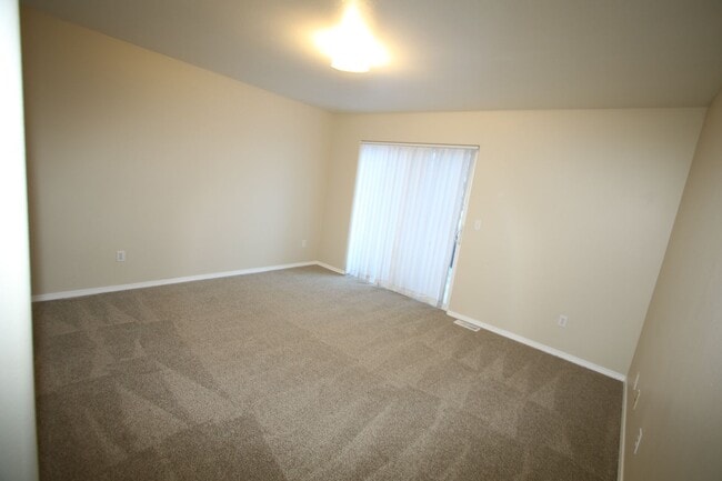 Primary Photo - 3 Bedroom Home in North East Anchorage!