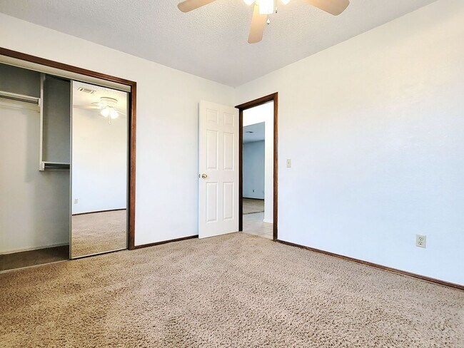 Building Photo - Charming 2 Bedroom Duplex in Tuttle, Oklah...