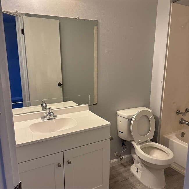 Building Photo - 501 Kennon Ln