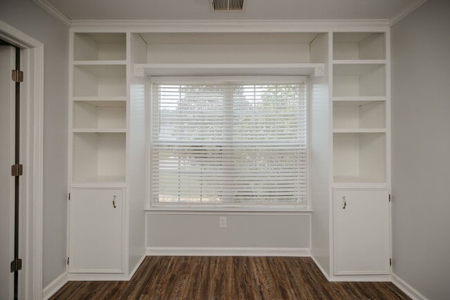 Building Photo - Charming 3-Bedroom Goose Creek Home with Attached Garage
