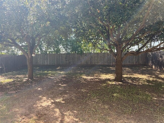 Building Photo - 1209 Amberwood Loop