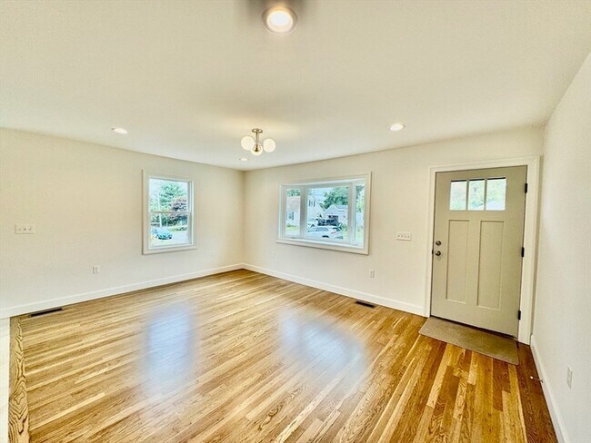 Building Photo - 40 Judy Ln