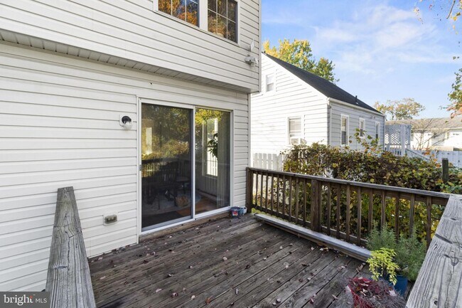 Building Photo - 6602 Halleck St