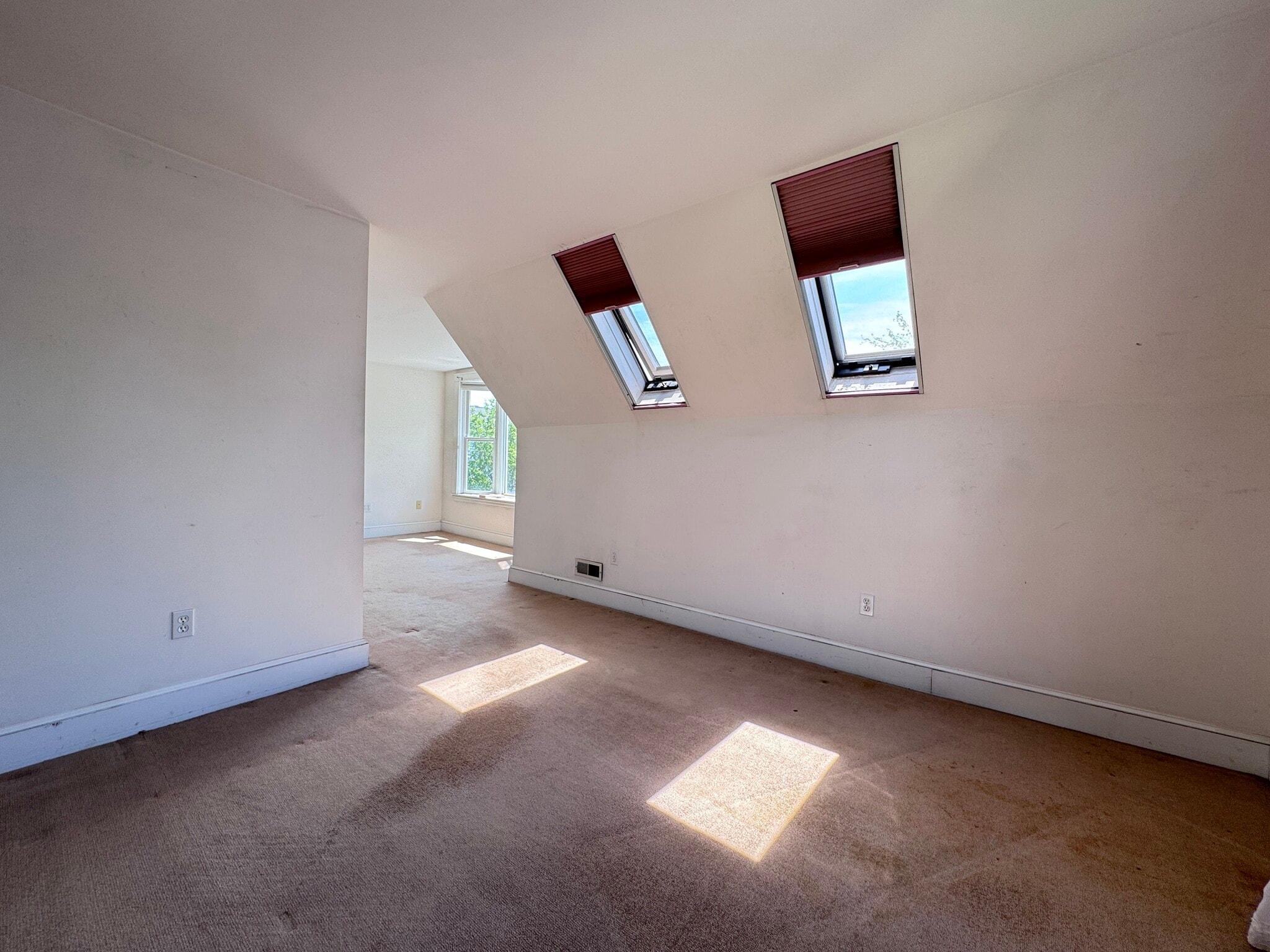 Master Bedroom with skylights - 104 Hancock St