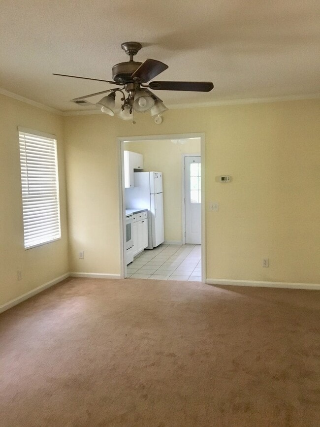 Building Photo - Rosewood