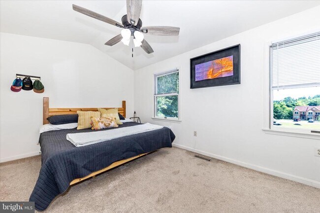 Building Photo - 6631 Beach Dr