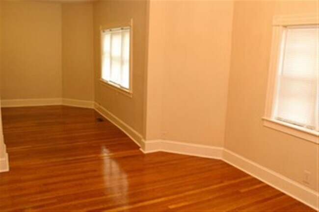 Building Photo - 109 Magoun Ave