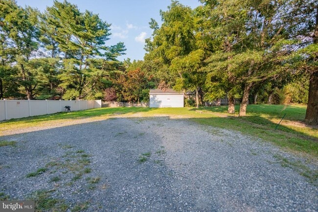 Building Photo - 34 Delsea Dr S