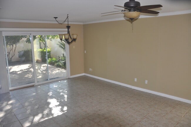 Building Photo - 1568 Covington Ave