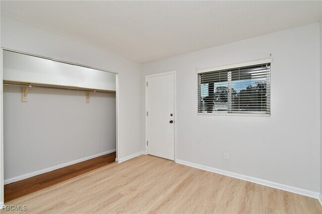 Building Photo - 349 Joel Blvd