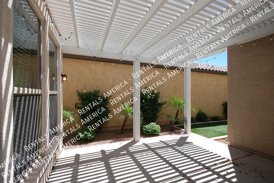 Building Photo - 8959 W Northview Ave