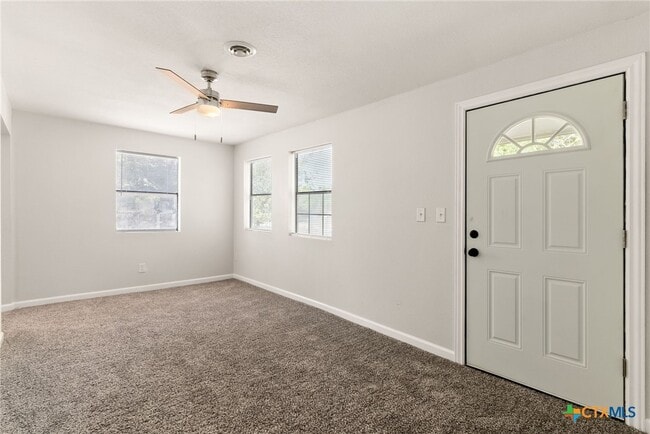 Building Photo - 504 N 2nd St