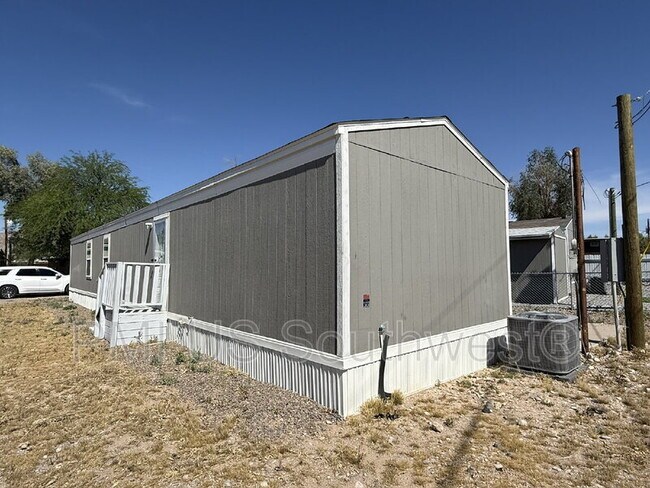 Building Photo - 1866 El Dorado Dr