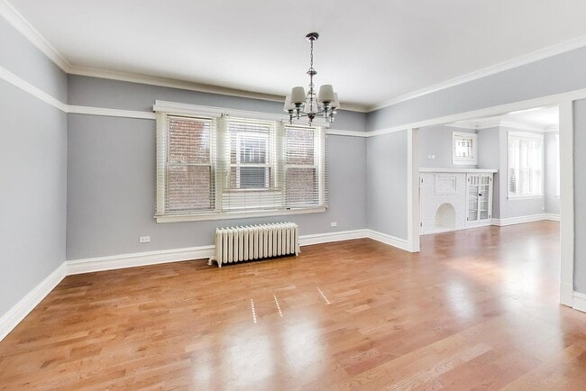 Building Photo - 3837 N Sawyer Ave