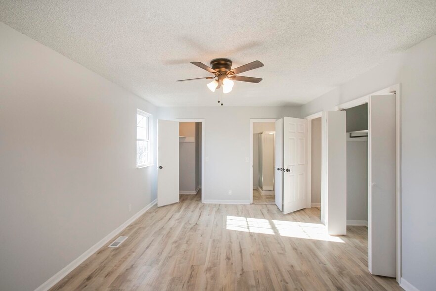 Building Photo - 105 Jacksons Retreat Ct