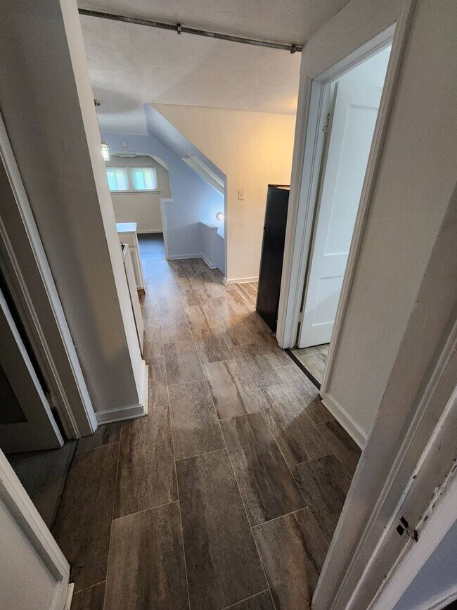 Building Photo - 3820 E.,142nd St., Cleveland, OH 44128