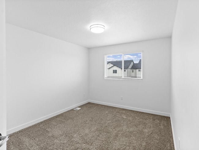 Building Photo - 1542 N 1870 E