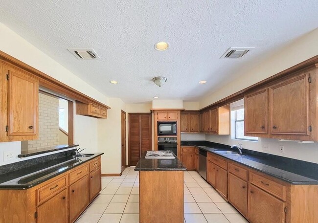 Building Photo - 2810 Thorne Creek Ln
