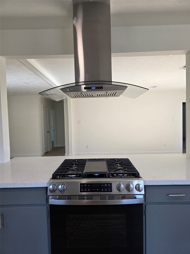 Building Photo - 11726 N Willow Cir