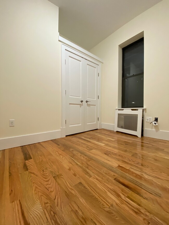BEDROOM - 134 W 80th St