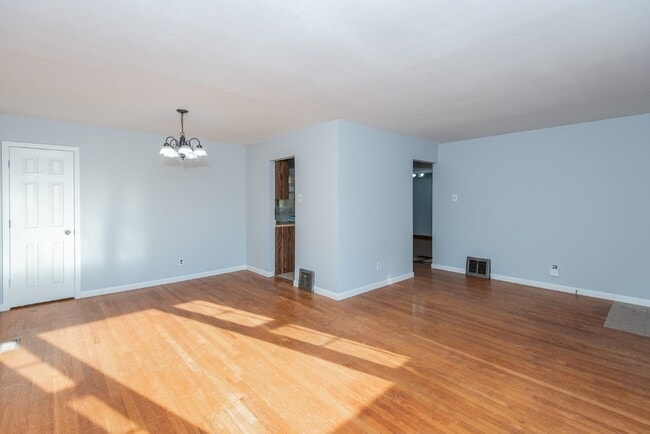 Building Photo - 10701 St Henry Ln