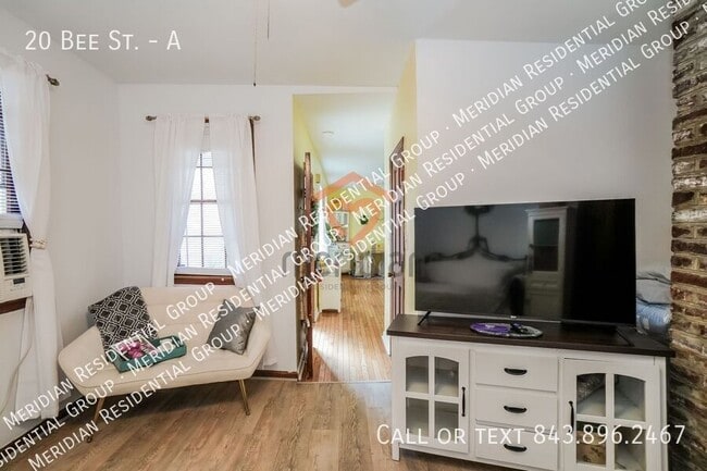 Building Photo - 20 Bee St