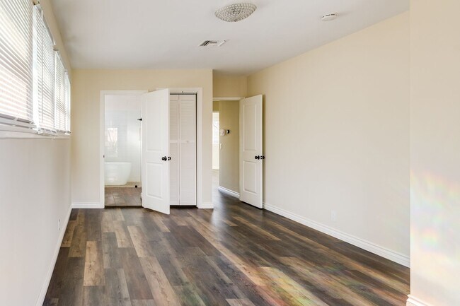 Building Photo - Beautifully Remodeled 4 Bed / 2 Bath Home in Prime Inglewood — Detached Garage + Spacious Yard
