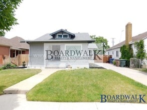 Building Photo - 657 Warnock Ave