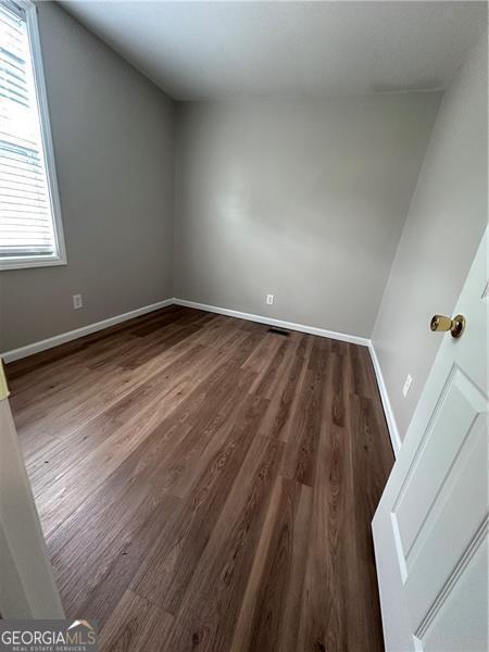 Building Photo - 121 Stoneforest Dr