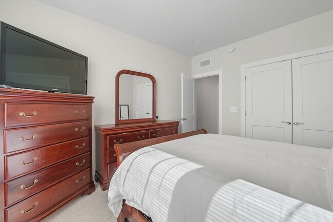 Building Photo - 707 Thomas Ln