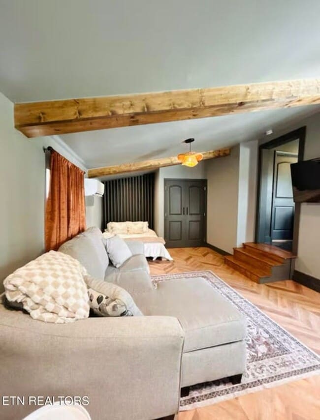 Building Photo - Knoxville 37920 - 1 bedroom, 1 bath studio apartment with all utilities included in rent - Contac...