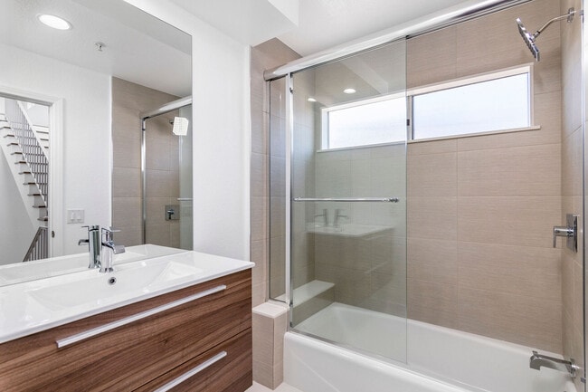 Bathroom - 527 Pine St