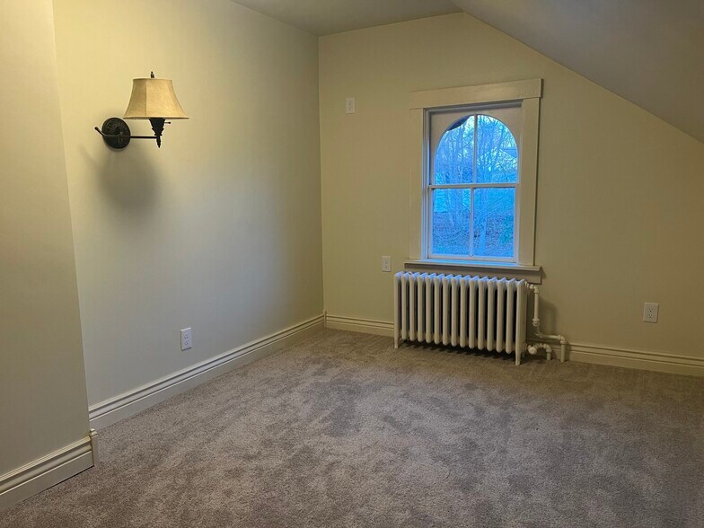 Building Photo - 711 Union St