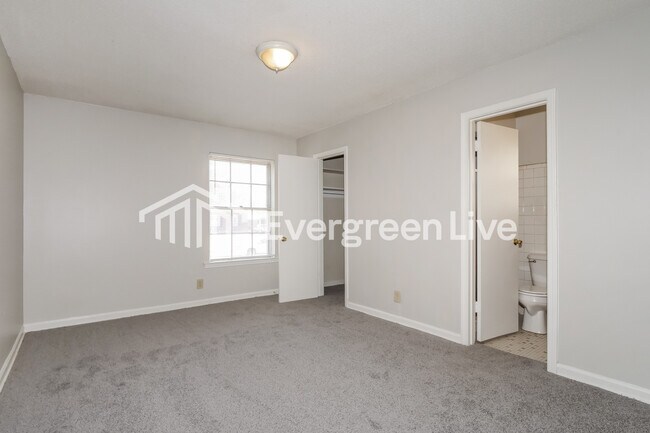 Building Photo - 4054 Beachamp Cove